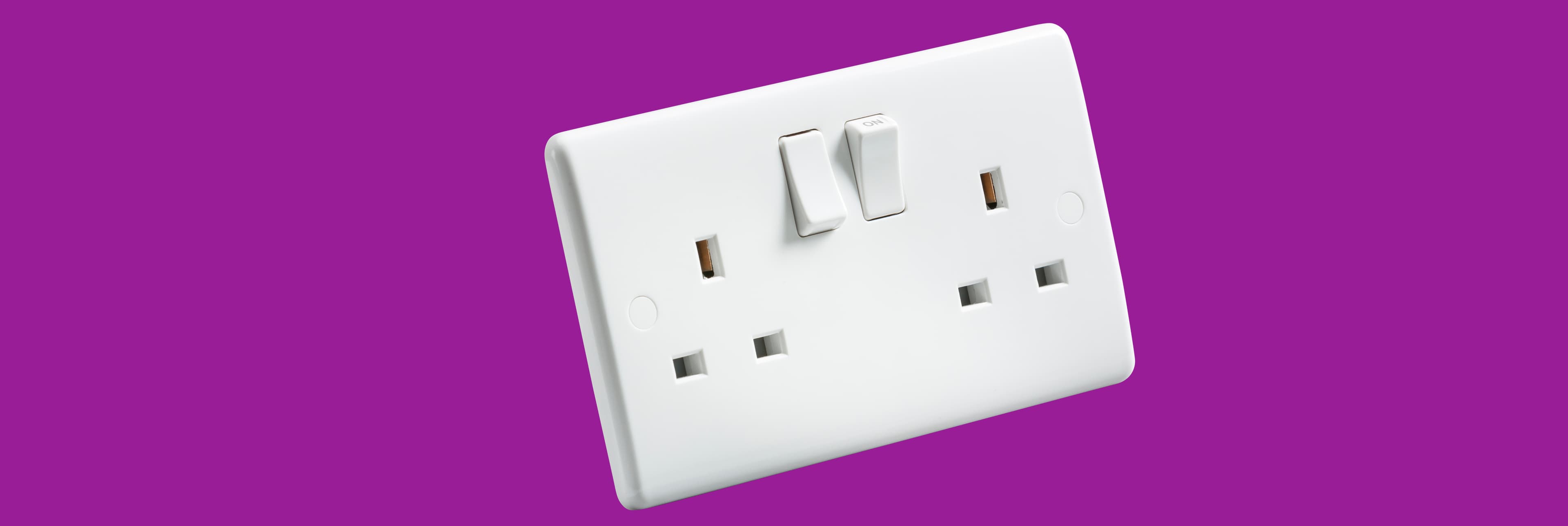 Knightsbridge White Socket